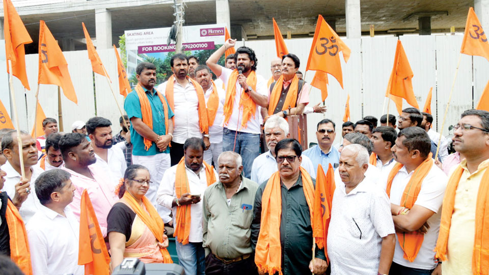 Hindu organisations stage protest against attacks on Ganesha idol processions