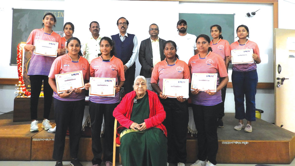 Prize winners of ‘PRAYAG-2024’ Inter-Collegiate Fest