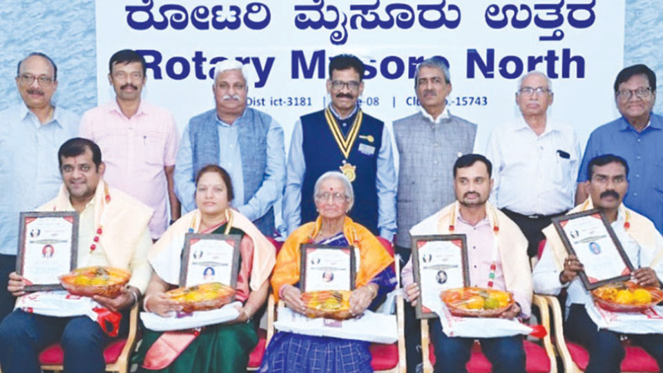 ‘Adarsha Shikshaka’ awards conferred