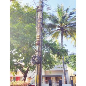 Unsafe ways of drawing cables by service providers