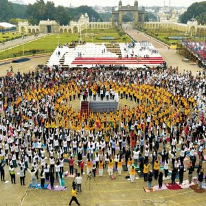 Thousands form Yoga Chain for Democracy