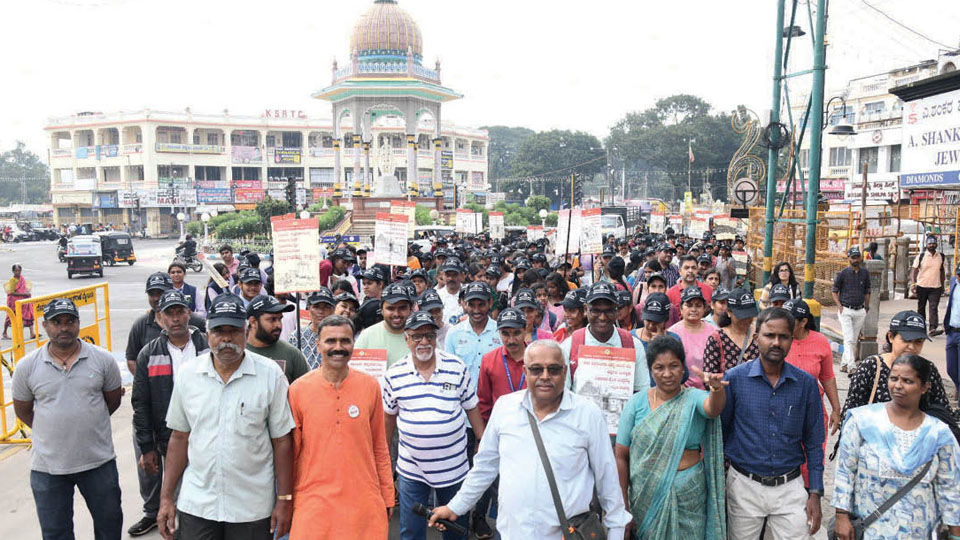 Over 350 walk to get a feel of Mysuru city’s heritage