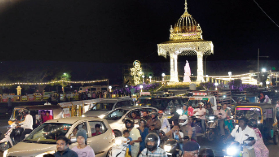 Tourist rush continues in Mysuru post-Dasara