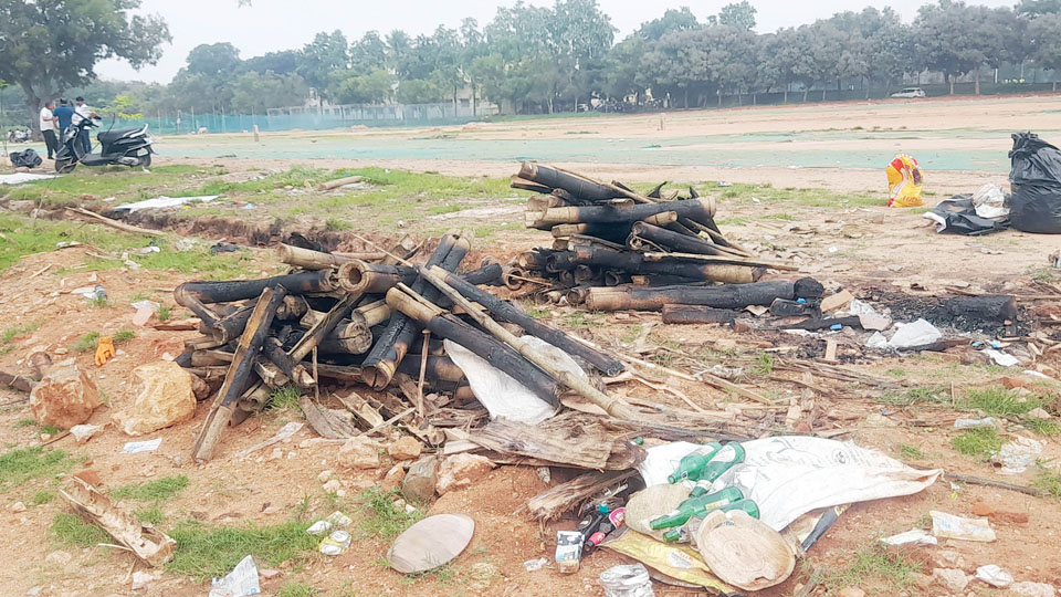 Aahara Mela waste lingers at Maharaja’s College Grounds!