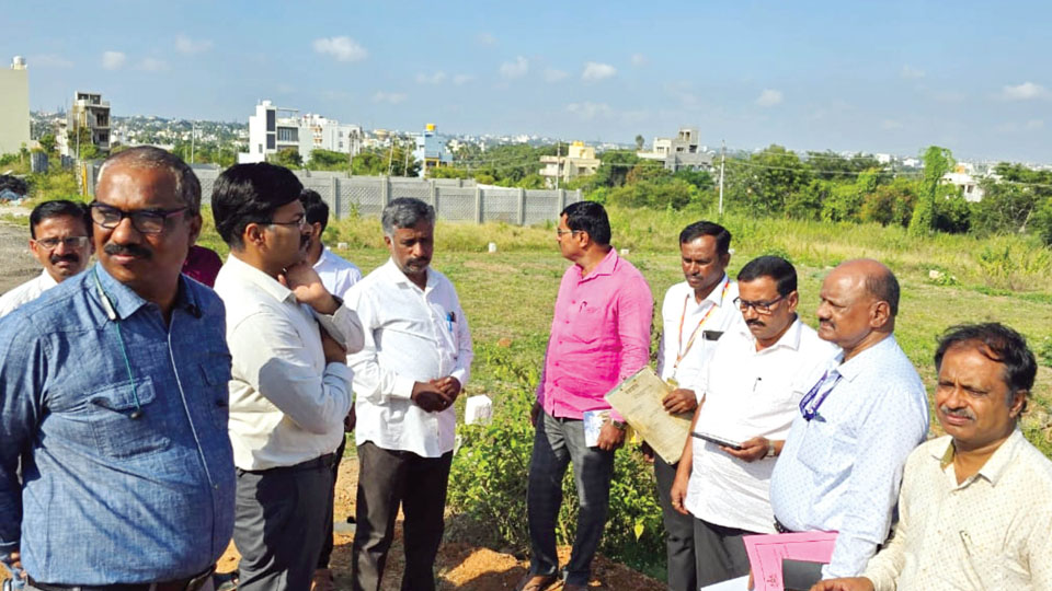 Lokayukta team inspects Kesare land in question