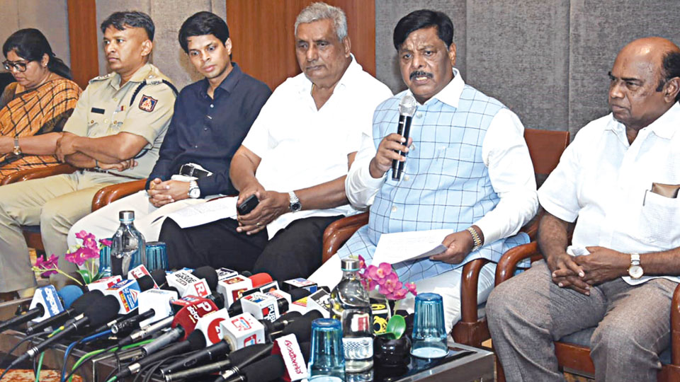 414th Dasara was grander than all: District Minister