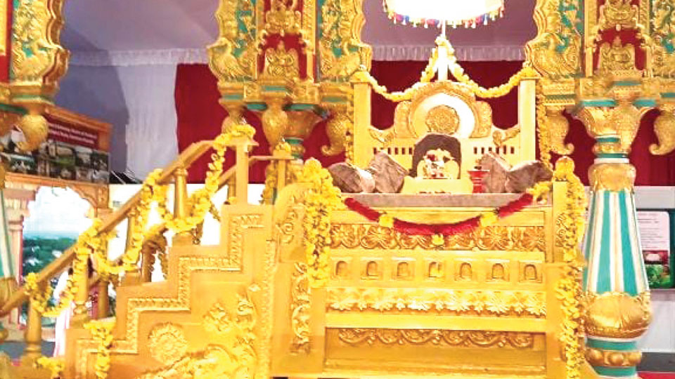 Replicas of Mysore Palace, Golden throne beckon visitors at Dasara Expo