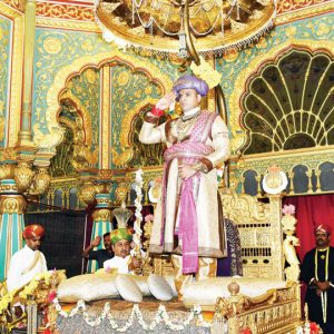 Yaduveer ascends Golden Throne, holds Khas Durbar