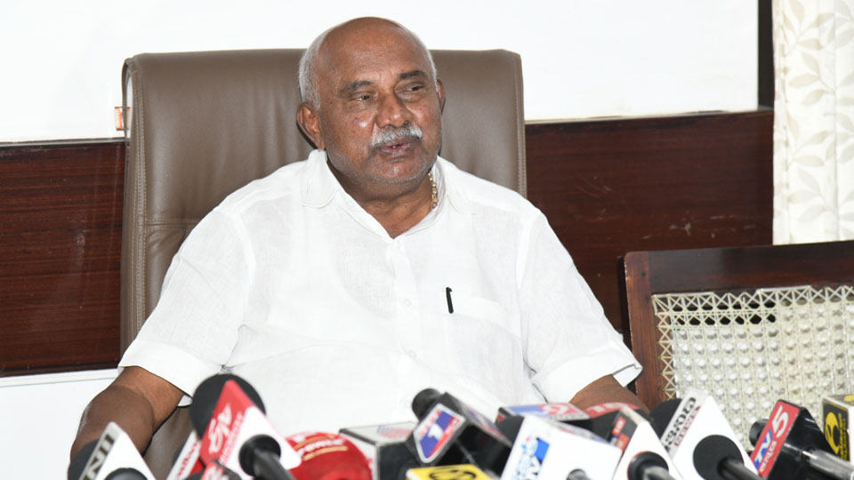 MLC Vishwanath predicts Congress defeat in by-polls