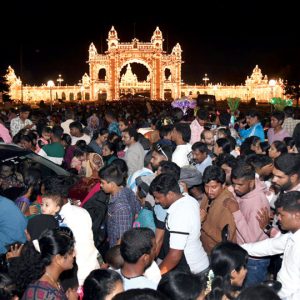 City swarmed by visitors a day after Jumboo Savari