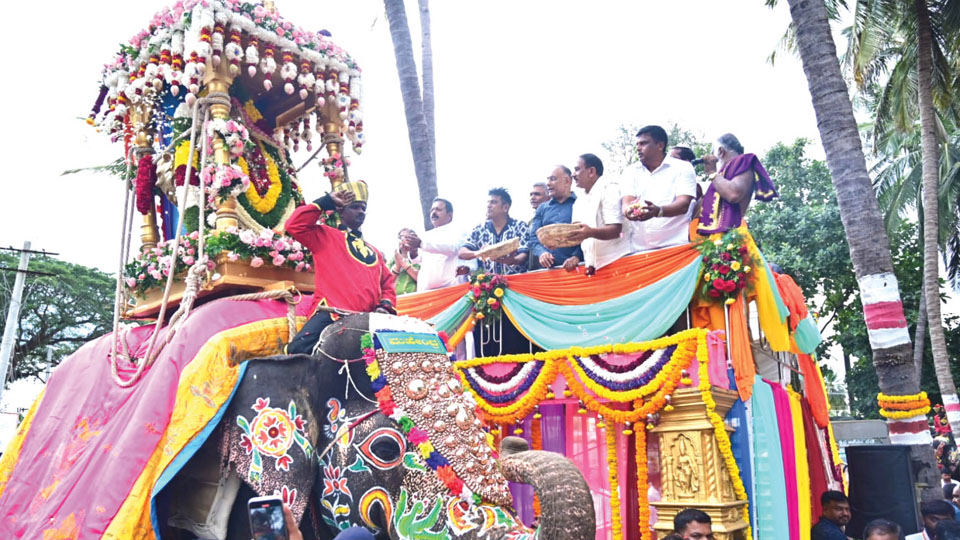 Actor Shiva Rajkumar inaugurates Srirangapatna Dasara