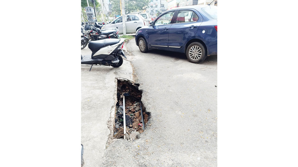 Dangerous pothole on Kalidasa Road: Immediate action required