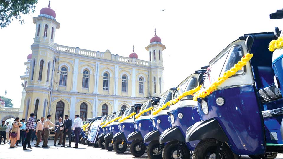 BEL donates 30 e-autos to MCC