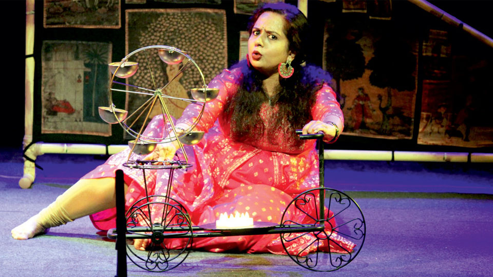 Srividya Kamath, Nudi Sudarshan steal the show at Solo Theatre Festival