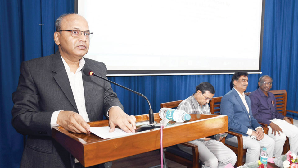 Talk on ‘Recommendations of Karnataka Administrative Reforms Commission-2’