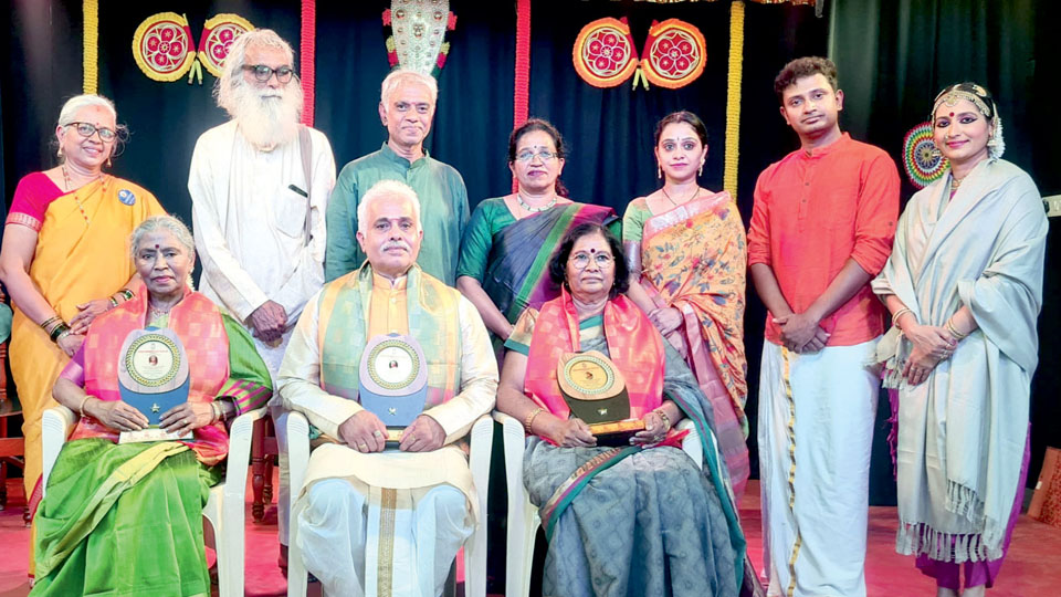 Distinguished personalities feted