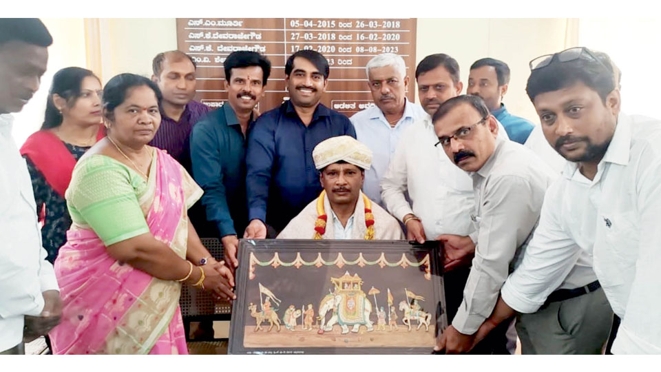 ‘Law Guide’ editor felicitated