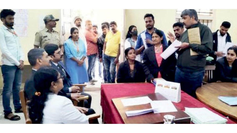 41 warring couples reunite at Lok Adalat