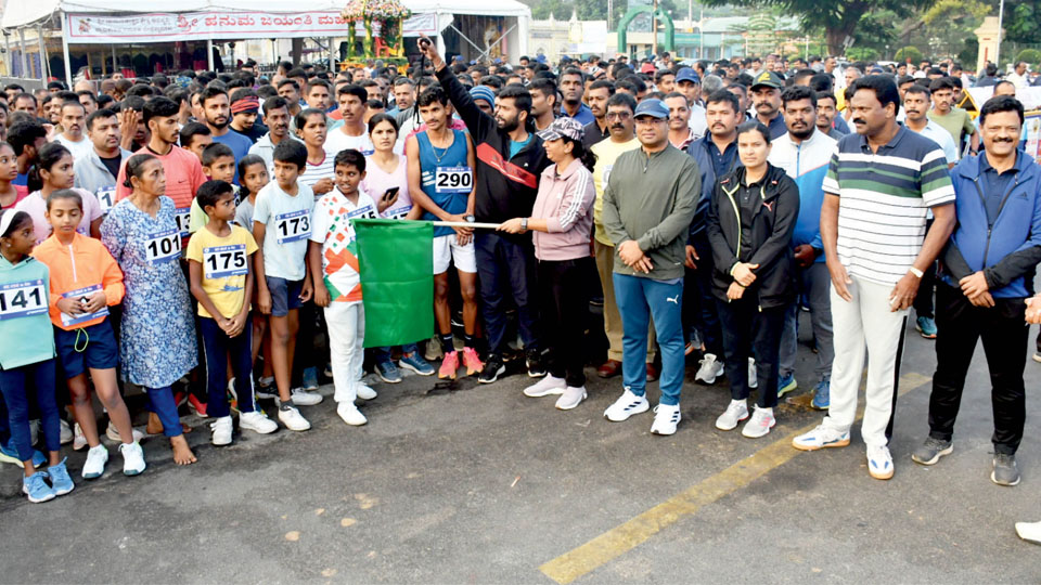 Crime Prevention Month: Seema Latkar flags off 5K walk