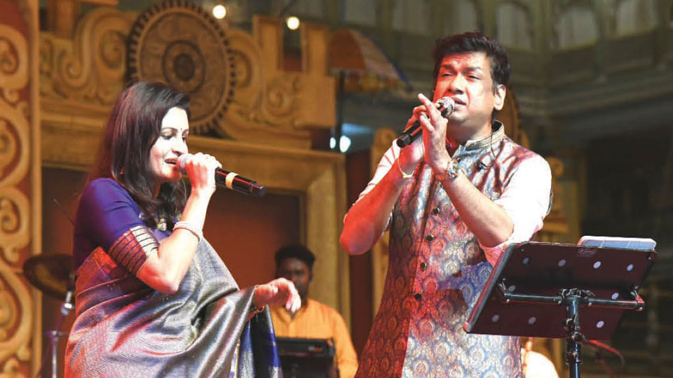 Singer Vijay Prakash adds glitter to Palace Flower Show