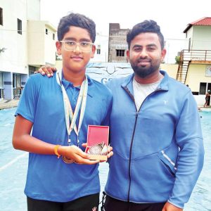 National Swimming: Wins 3 bronze