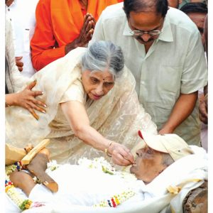 Tearful adieu to S.M. Krishna at his native Somanahalli