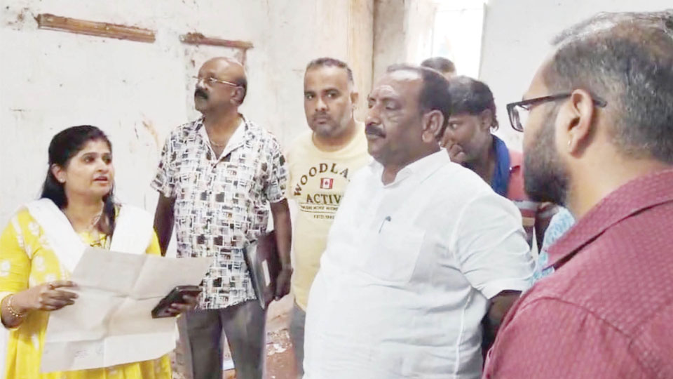 MLA promises reconstruction of Ustad Sreenivasannanavara Garadi Mane