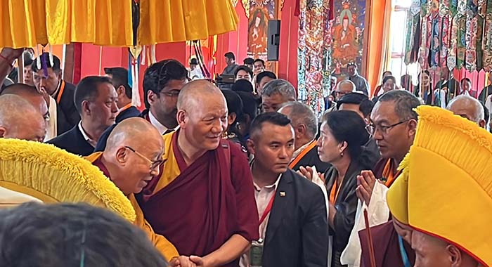 Dalai Lama arrives at Bylakuppe Camp