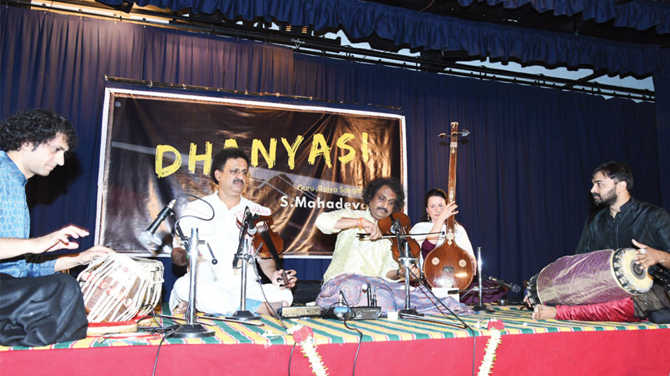 Mysore Brothers present violin duet in memory of their father