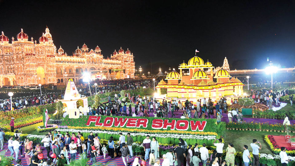 Over 1.34 lakh visitors enjoy enchanting Palace Flower Show