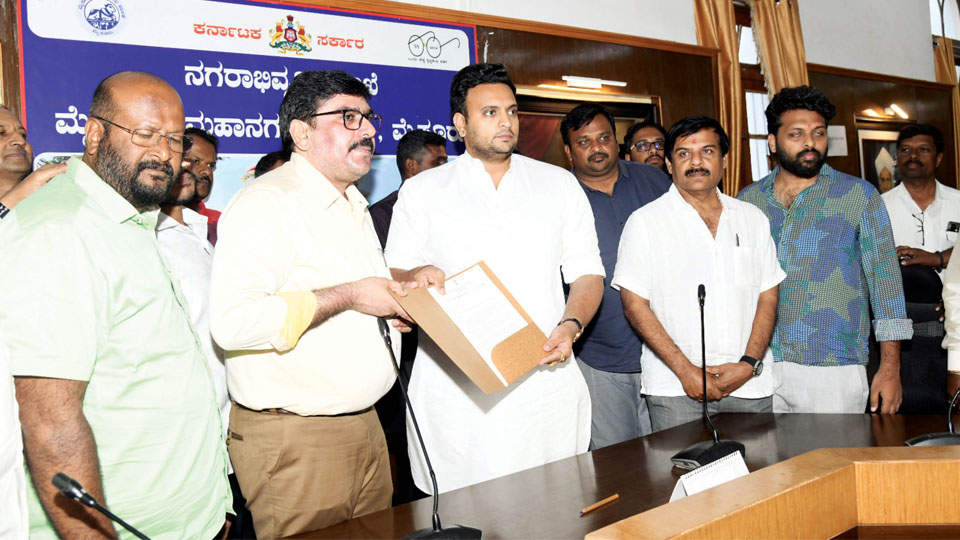 MP Yaduveer submits documents to MCC in support of ‘Princess Road’