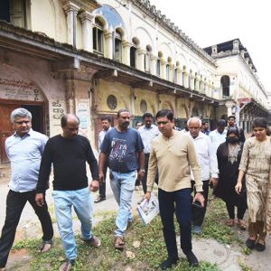 Special Leave Petition in Supreme Court on proposed demolition: Former State Additional Advocate General visits Lansdowne Building