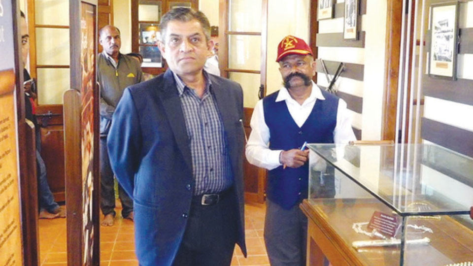Air Marshal Nagesh Kapoor visits Gen. Thimayya Museum