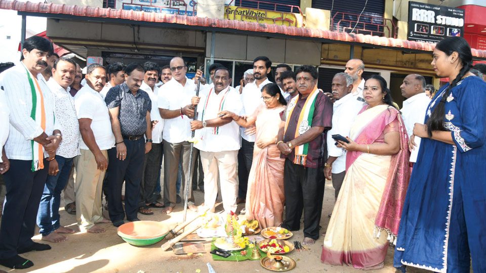 MLA performs guddali puja for Rs. 5 crore developmental works