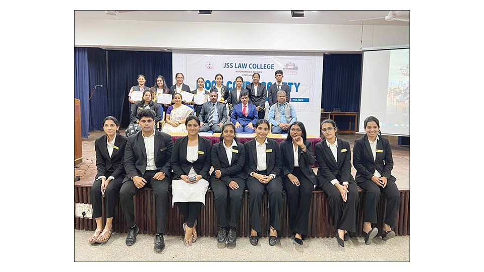 Prize winners of JSSLC Intra-Collegiate Moot Court Competition 2024-25