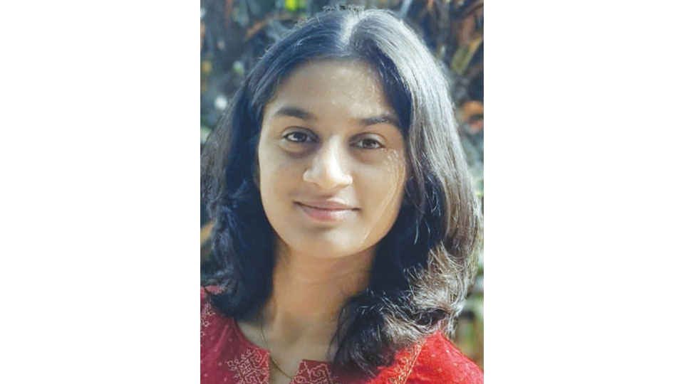 Student distributes birthday sweets; commits suicide later