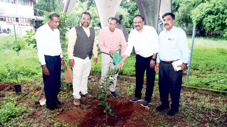 Actor, green activist Suresh Heblikar flags concerns about technology