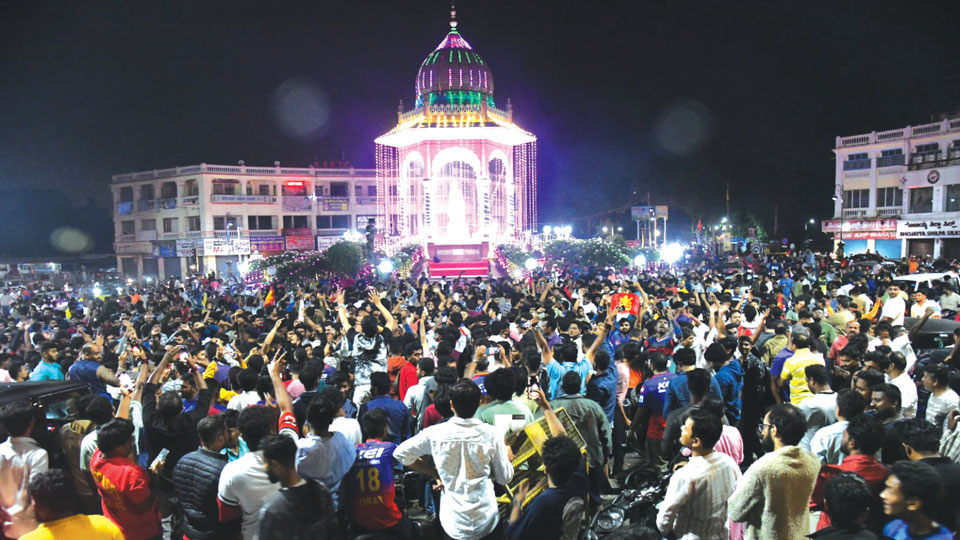 Mysuru celebrates RCB win with a bang