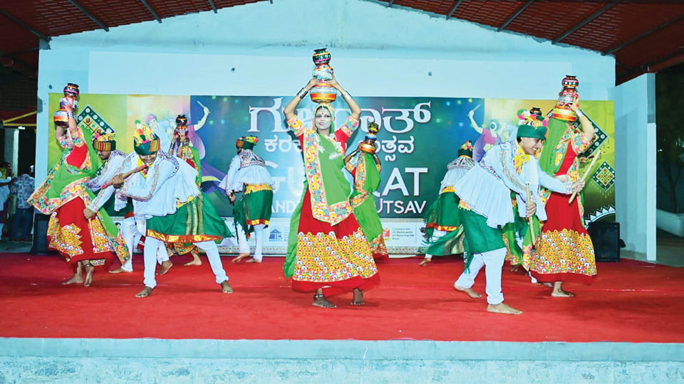 Gujarat Handicrafts Utsav at JSS Mysore Urban Haat