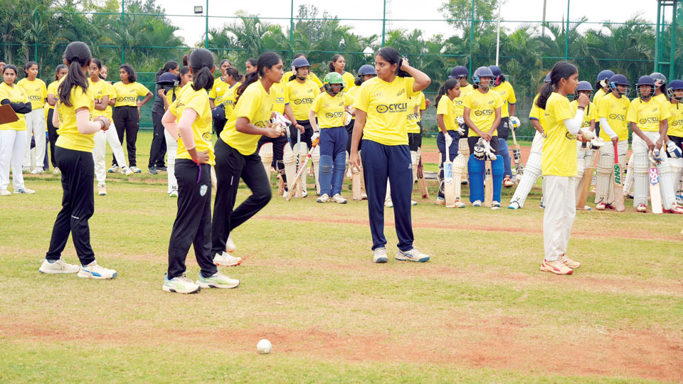 Mysore Warriors ‘Hunt’ for talented women cricketers