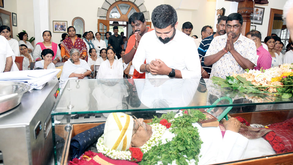 We have lost a father figure, says ex-MP Prathap Simha