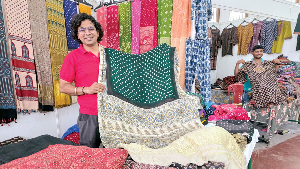 Hathkargha Mela: Handloom Expo and Sale at JSS Mysore Urban Haat