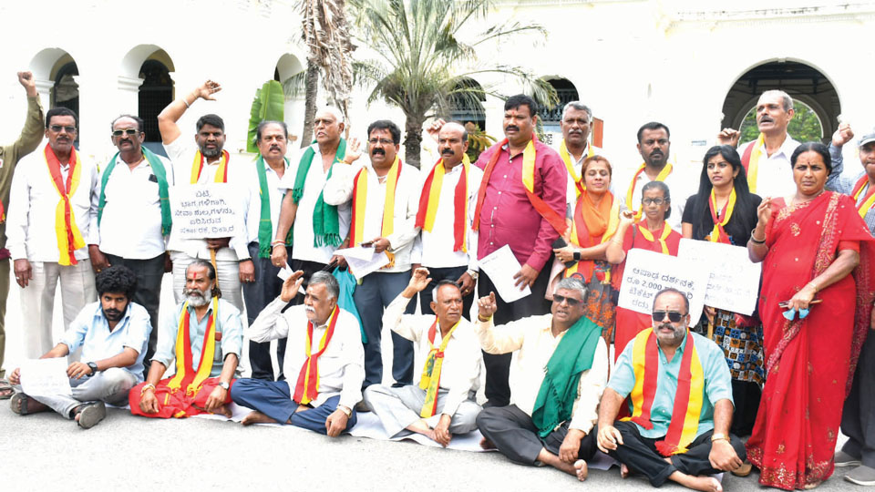 Protest staged for basic facilities on Ashada Fridays atop Chamundi Hill