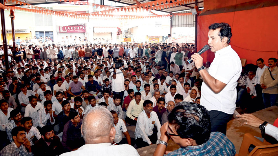 Businessmen protest against harassment; seek Police action