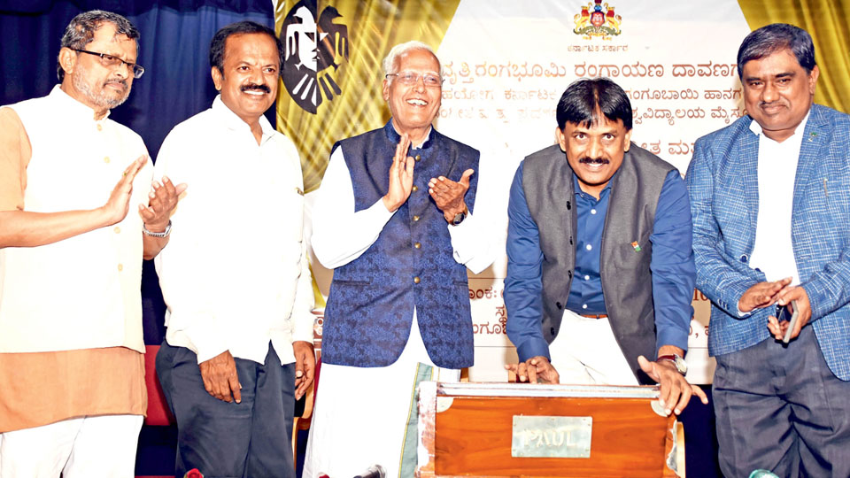 Music Varsity VC stresses need on survival of theatre songs