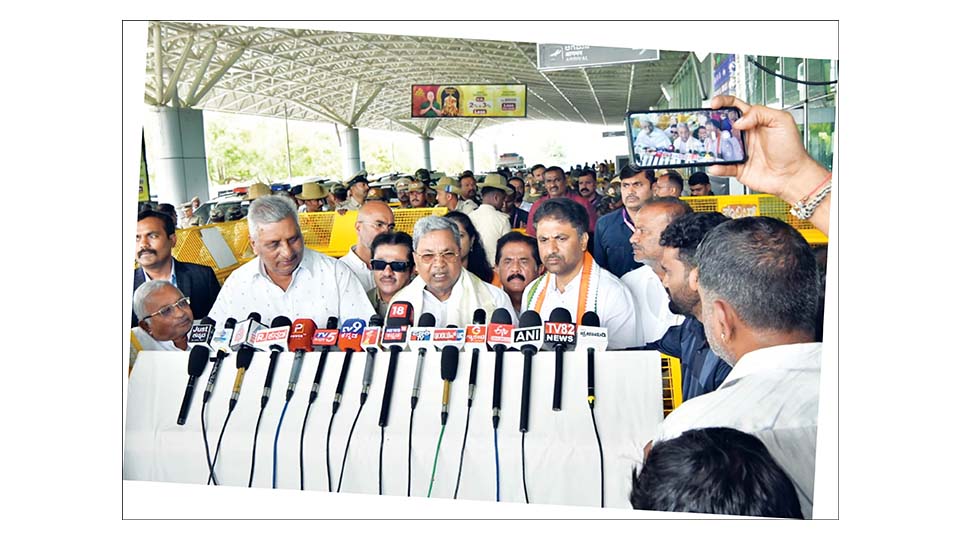 CM defends Banu Mushtaq’s selection; slams BJP resistance