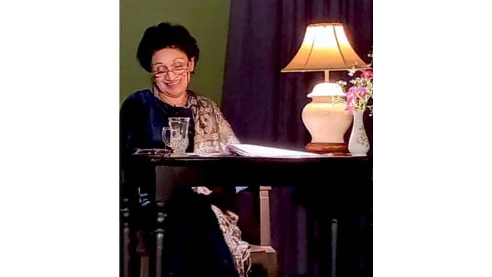 Staging of English play ‘Love Letters’