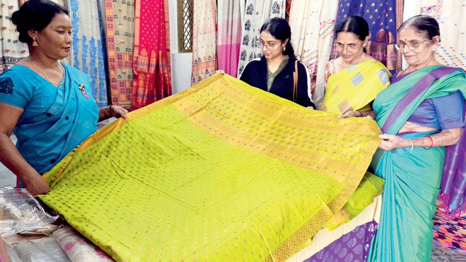 Handloom Expo at JSS Urban Haat to conclude on Aug. 5