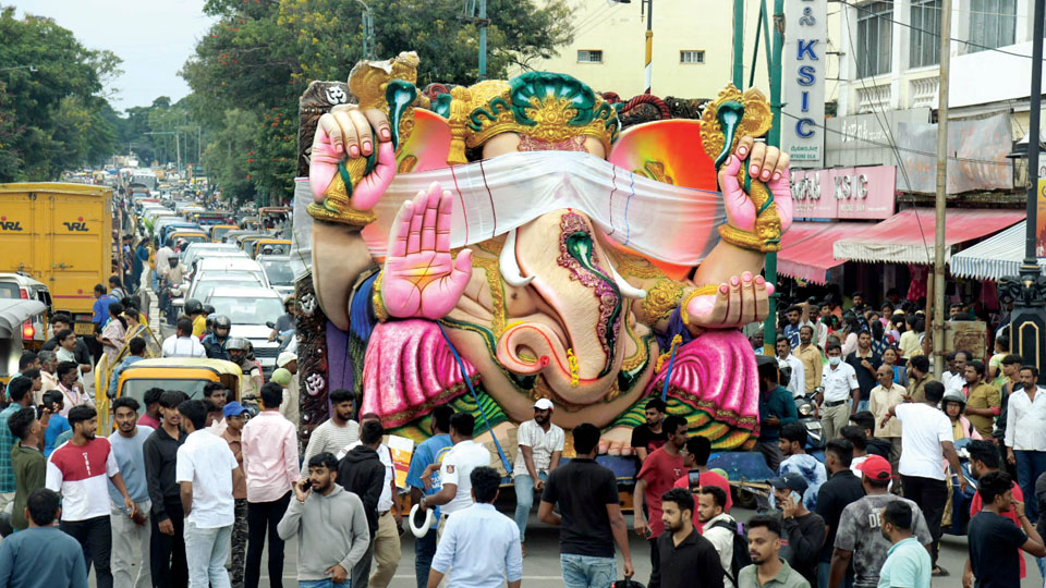 Jumbo Idols: Ganesha idols getting bigger by the year, costing lakhs
