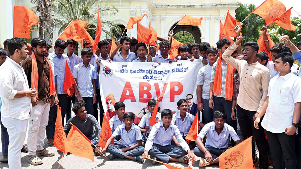 Drug racket busted in city: ABVP activists, students urge to root out the racket